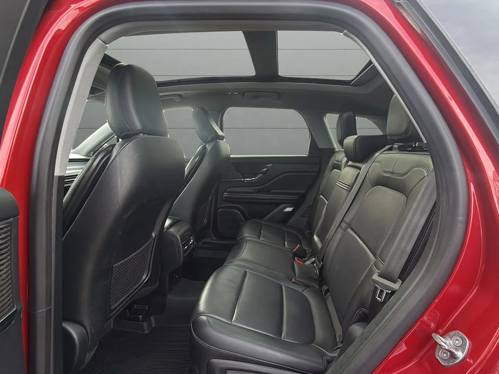 Used 2021 Red Lincoln Standard image 12