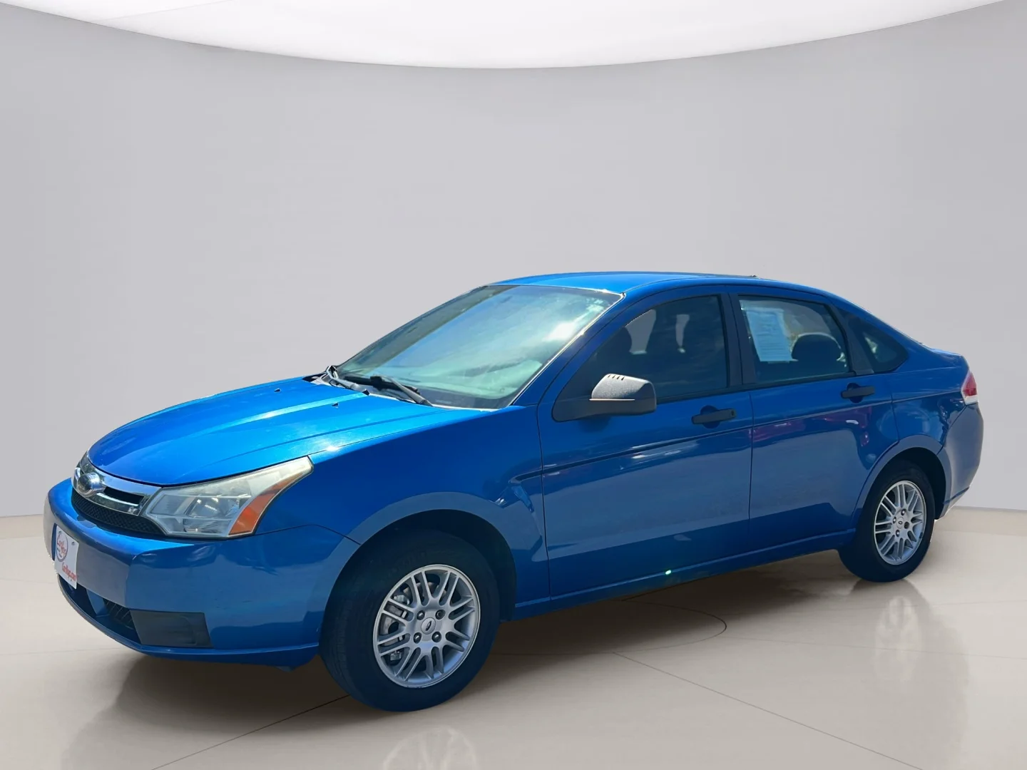 Used 2010 Blue Ford SE image 2