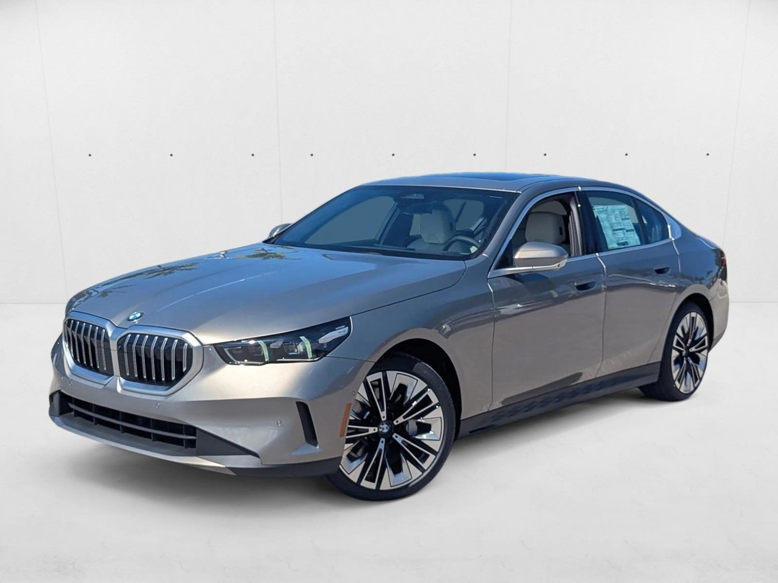 Used 2026 Oxide Grey Metallic BMW 530i image 1