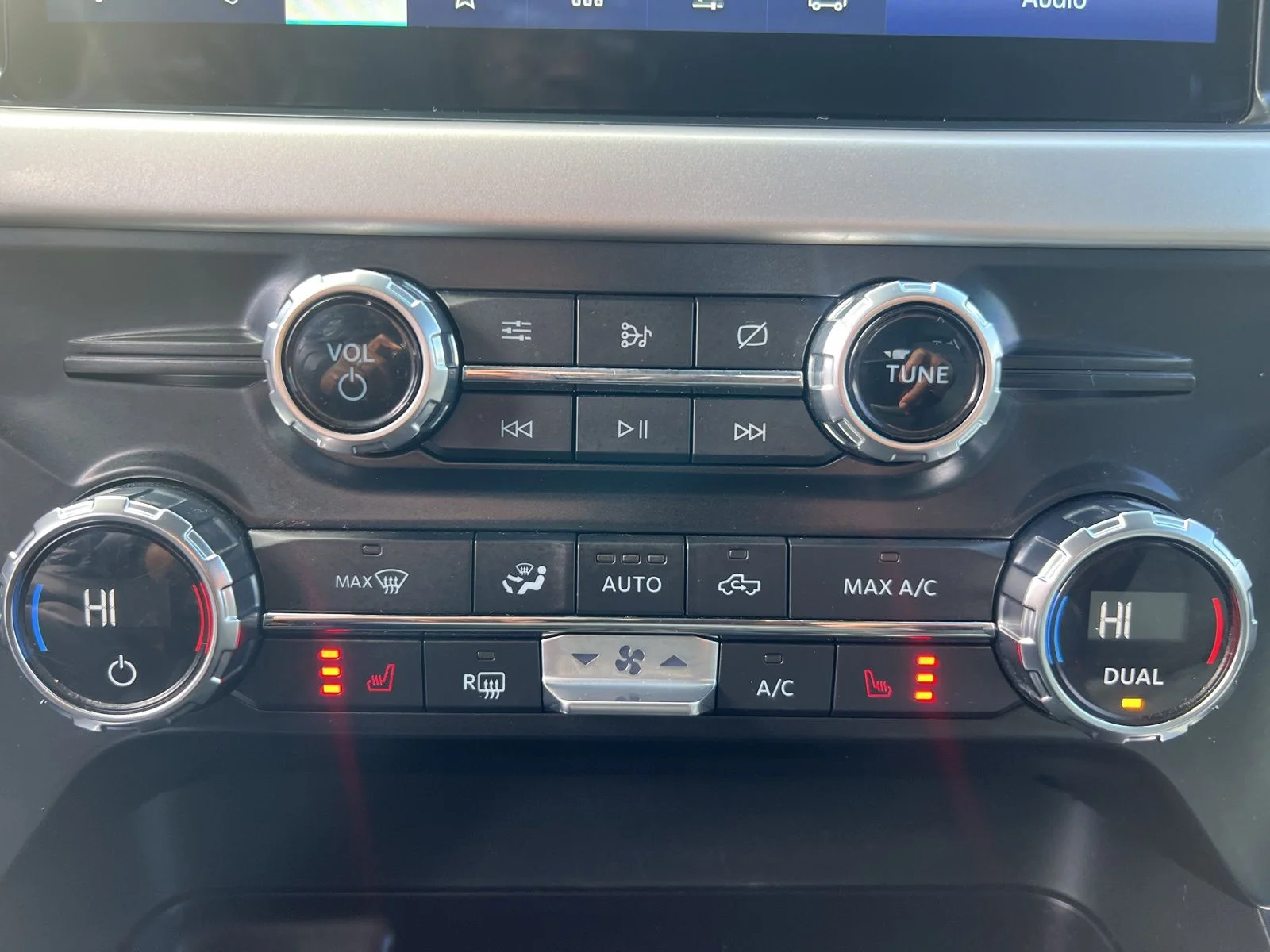 Used 2021 Agate Black Metallic Ford XLT image 30