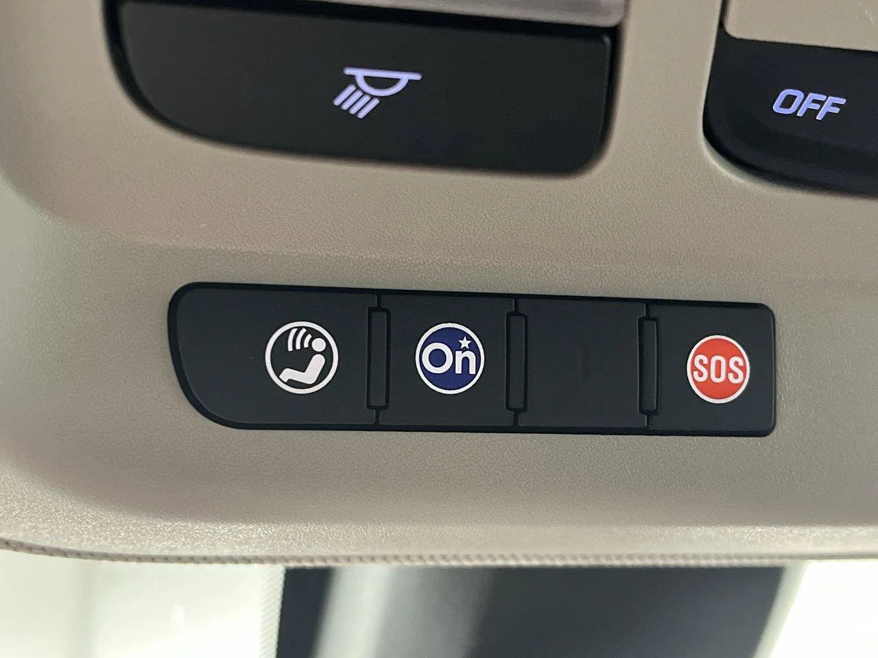 Used 2015 SILVER ICE METALLIC Chevrolet LT image 22