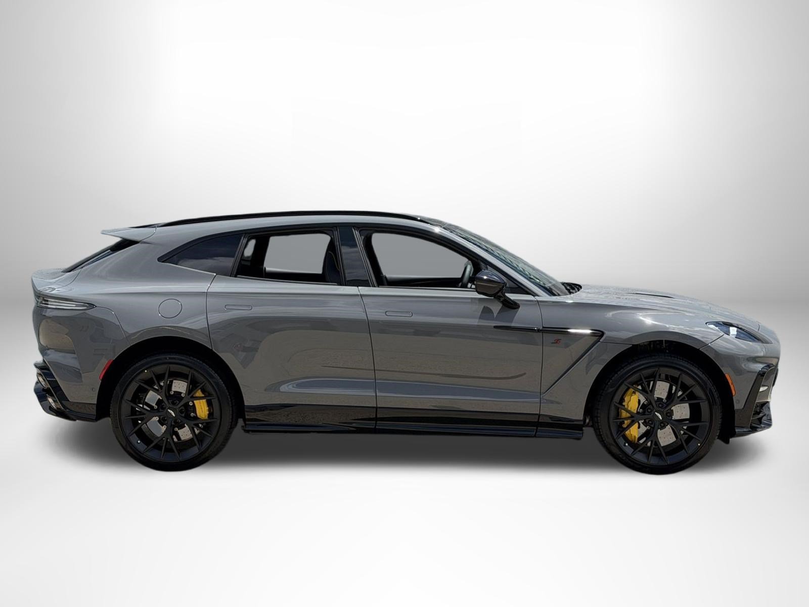 2026 Aston Martin DBX S - Photo 15