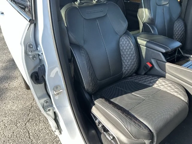 Used 2024 White Jeep Summit image 29
