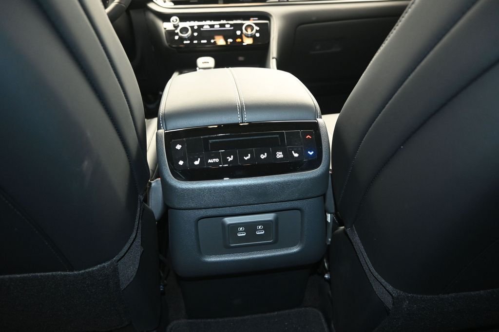 New 2026 RADIANT WHITE INFINITI Luxe FWD image 18