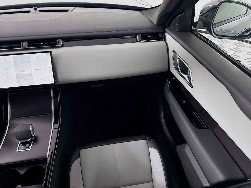 New 2026  Land Rover Dynamic SE image 24