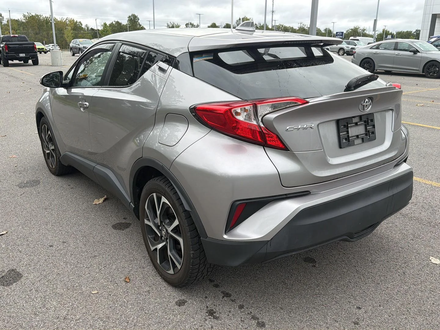 Used 2019 Silver Knockout Metallic Toyota XLE image 5
