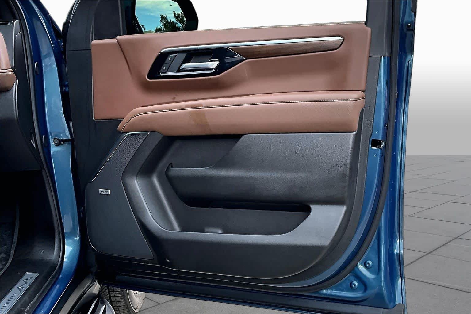Used 2025 Lakeshore Blue Metallic Chevrolet High Country image 27