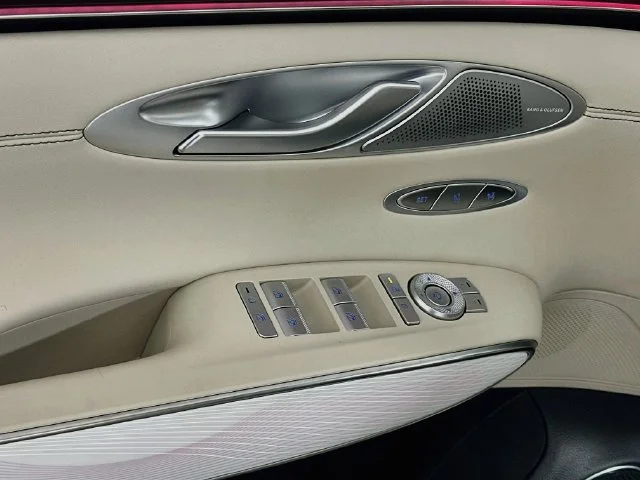 New 2027 White Genesis 2.5T Advanced image 11