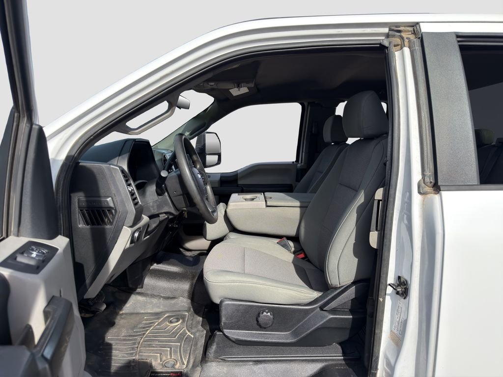 Used 2020 White Ford XL image 24