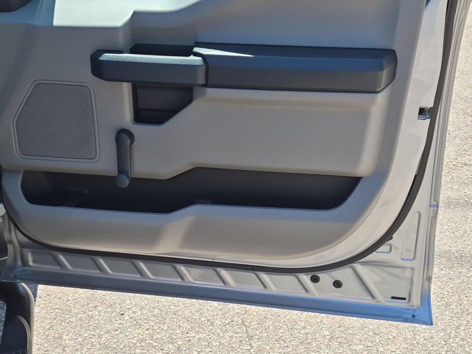 Used 2020  Ford XL image 29