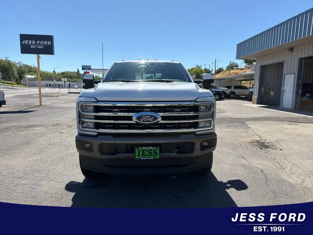 Used 2023 Oxford White Ford King Ranch image 9