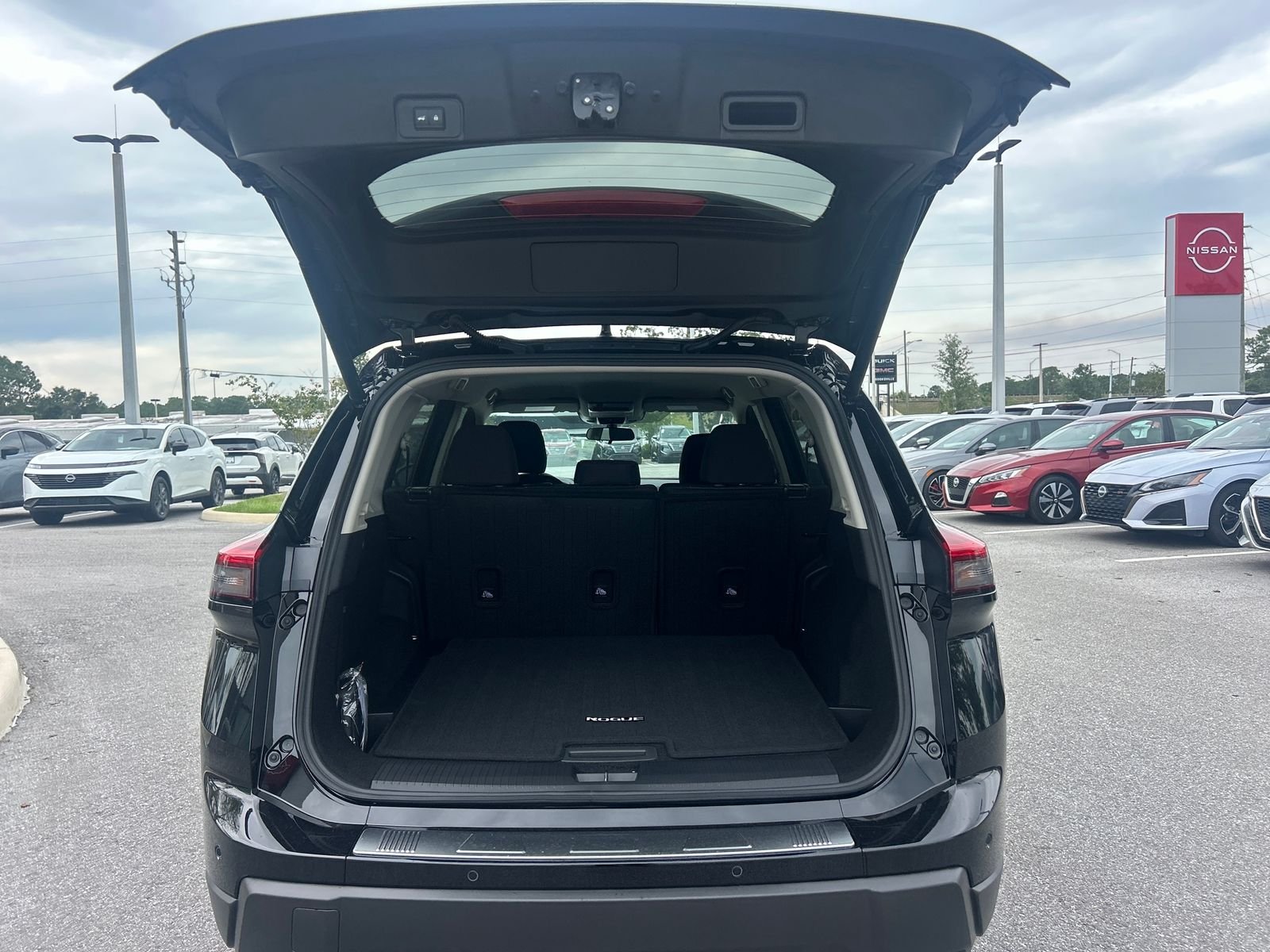 New 2026 Nissan Rogue SV 4D Sport Utility