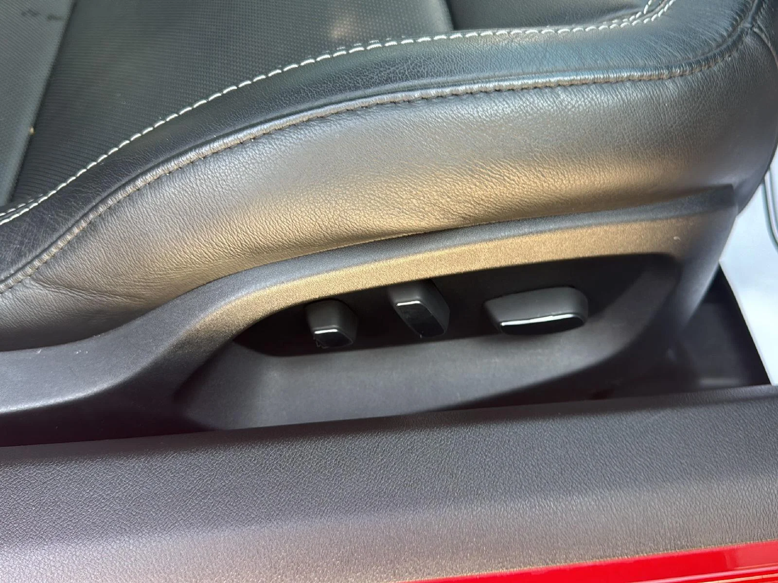 Used 2017 TORCH RED Chevrolet Z51 3LT image 25