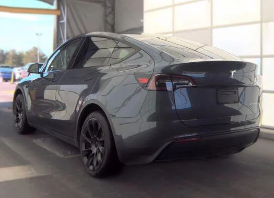 Used 2023  Tesla Long Range image 4