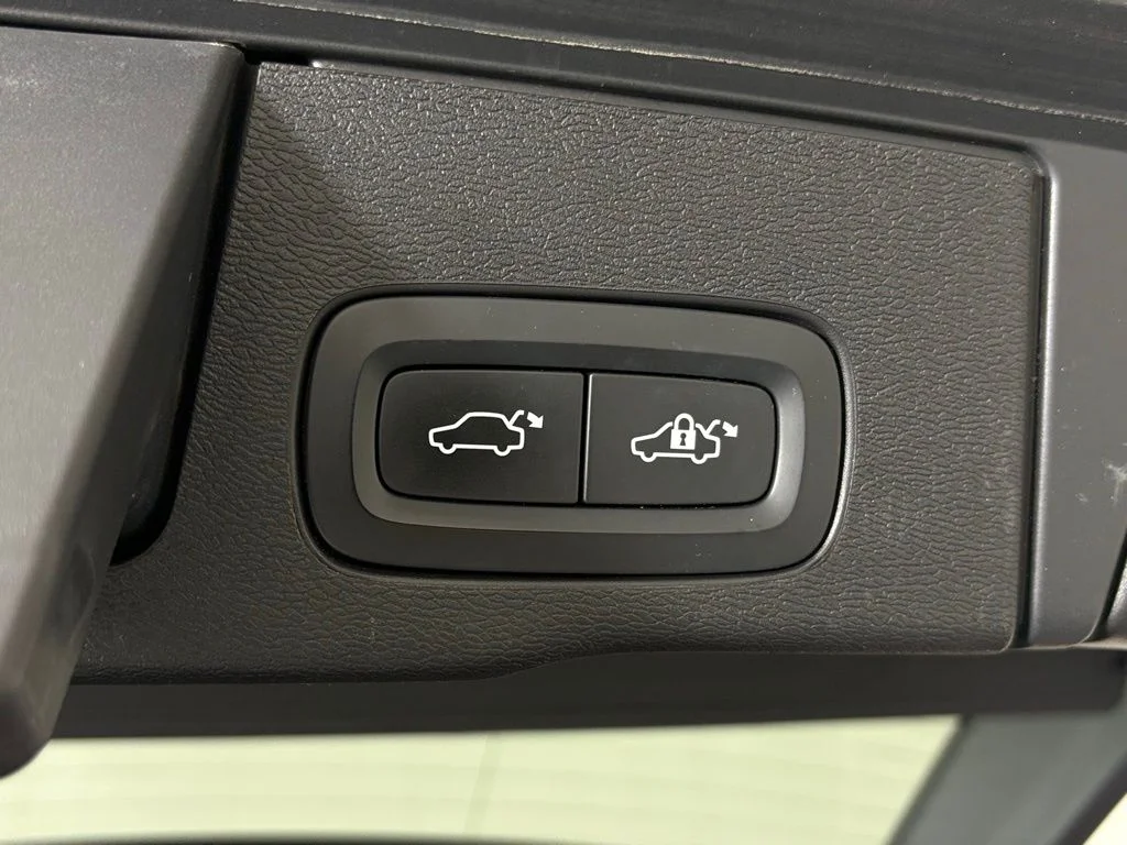 Used 2021 Black Volvo T5 Inscription image 36