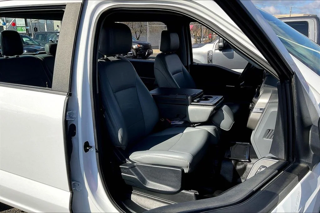Used 2021 White Ford XL image 6