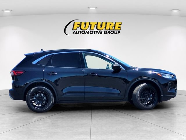 Used 2024 Black Ford Active image 3