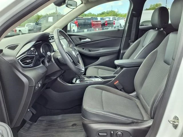 Used 2021 SUMMIT WHITE Buick Select image 17