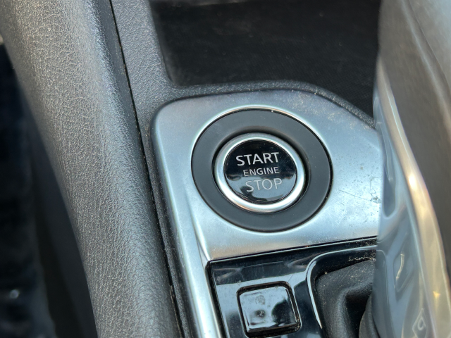 Used 2025  Nissan SV image 31