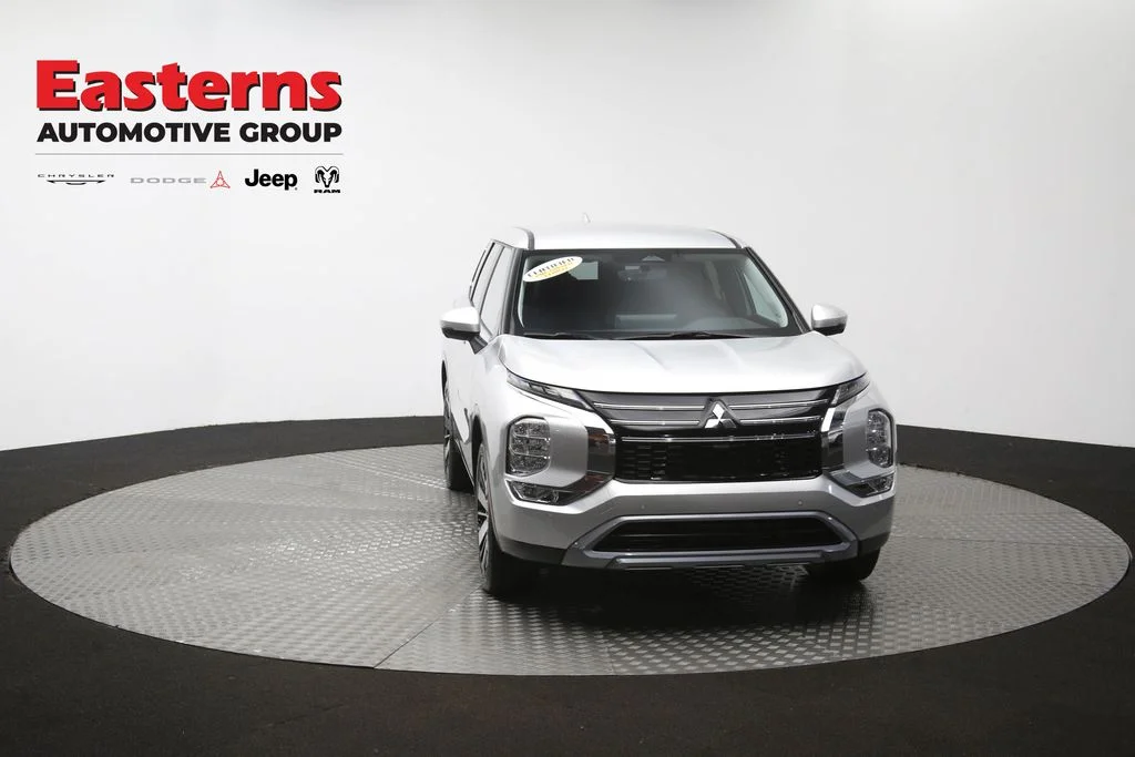 Used 2025 Silver Mitsubishi SE image 52