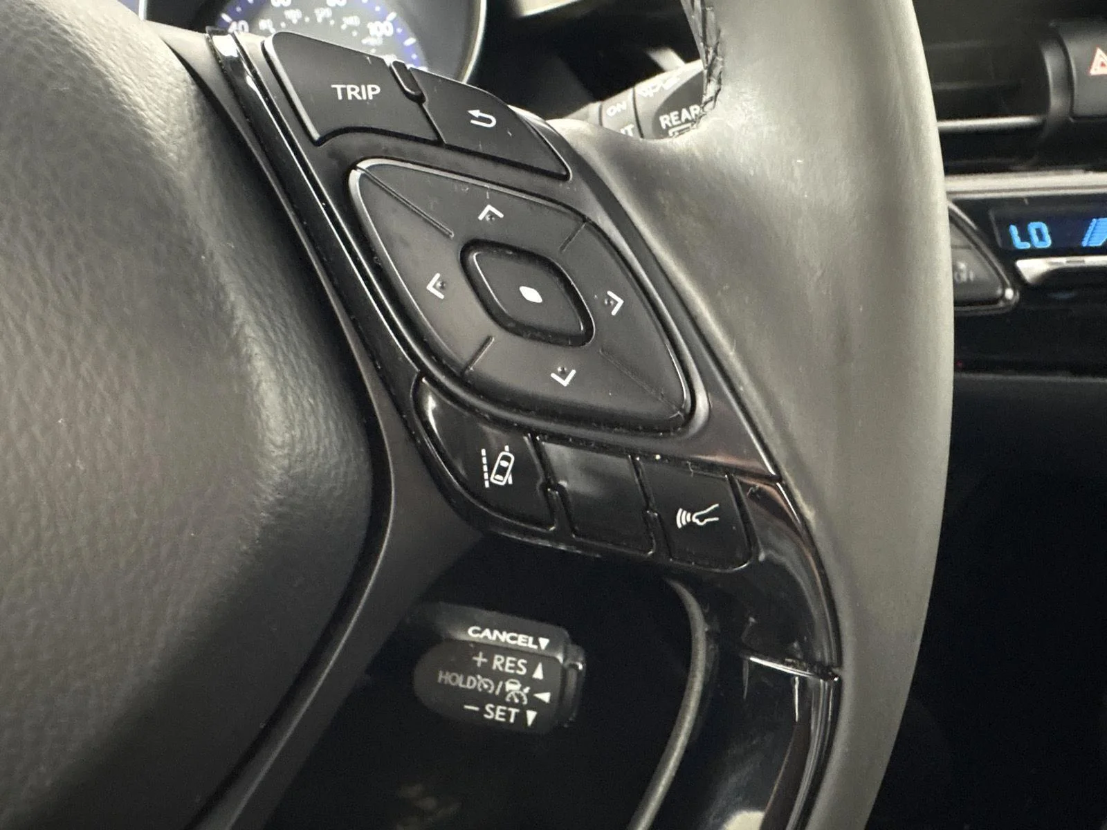 Used 2019 Ruby Flare Pearl w/Black Roof Toyota XLE image 11