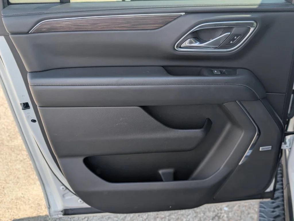 Used 2023 White Chevrolet Z71 image 35