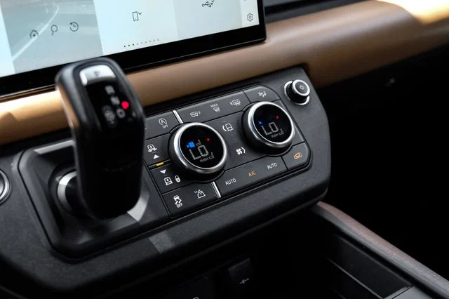 Used 2024 Santorini Black Metallic Land Rover X image 33