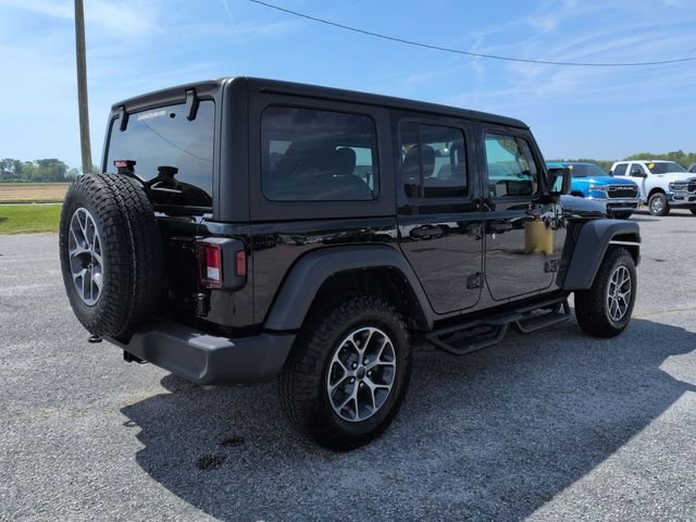 Used 2023 Black Jeep Sport S image 5