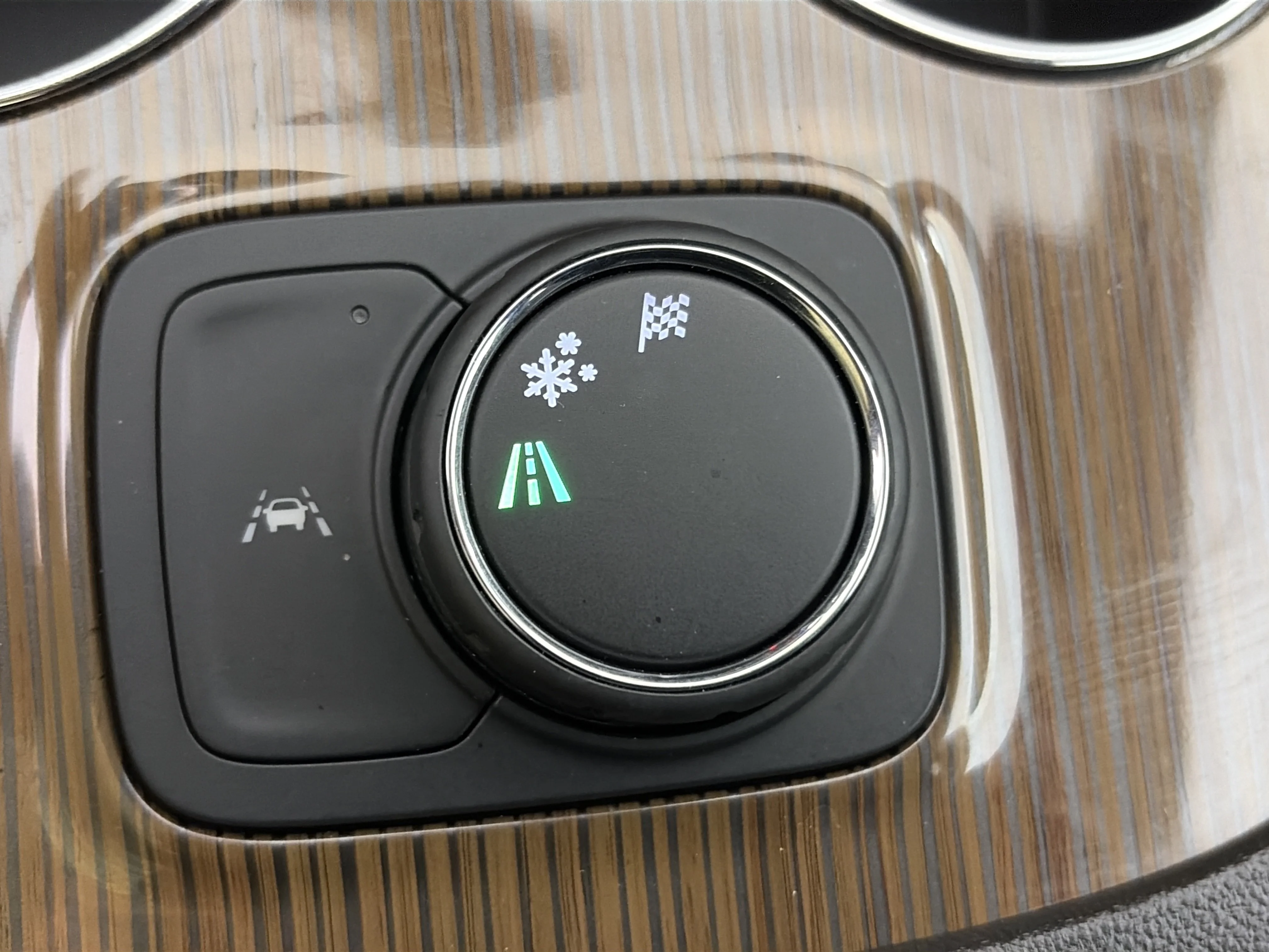 2023 GMC Acadia SLE - Photo 29