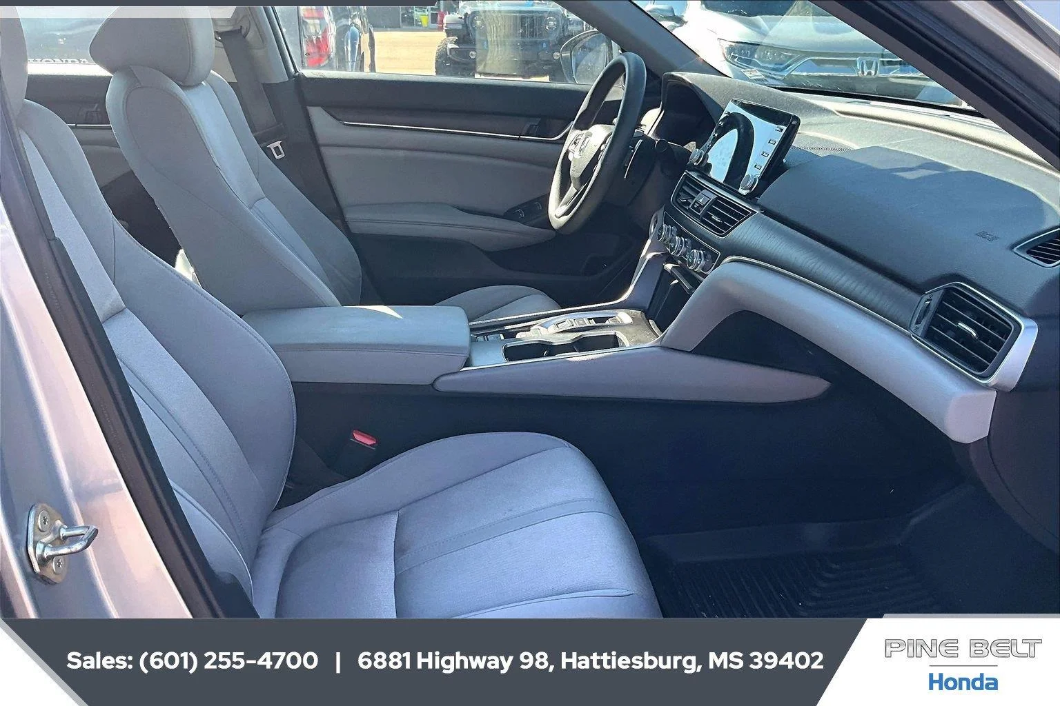 Used 2019 Lunar Silver Metallic Honda EX image 6