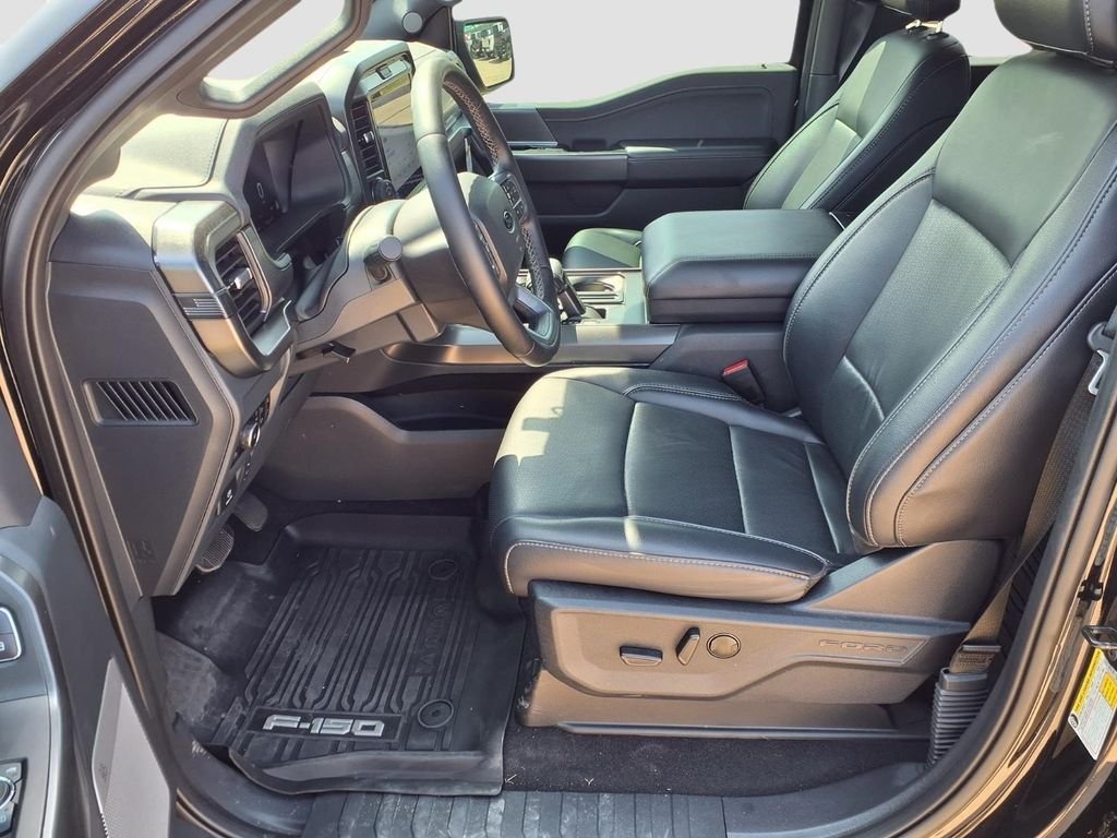 Used 2025 Black Metallic Ford Lariat image 22