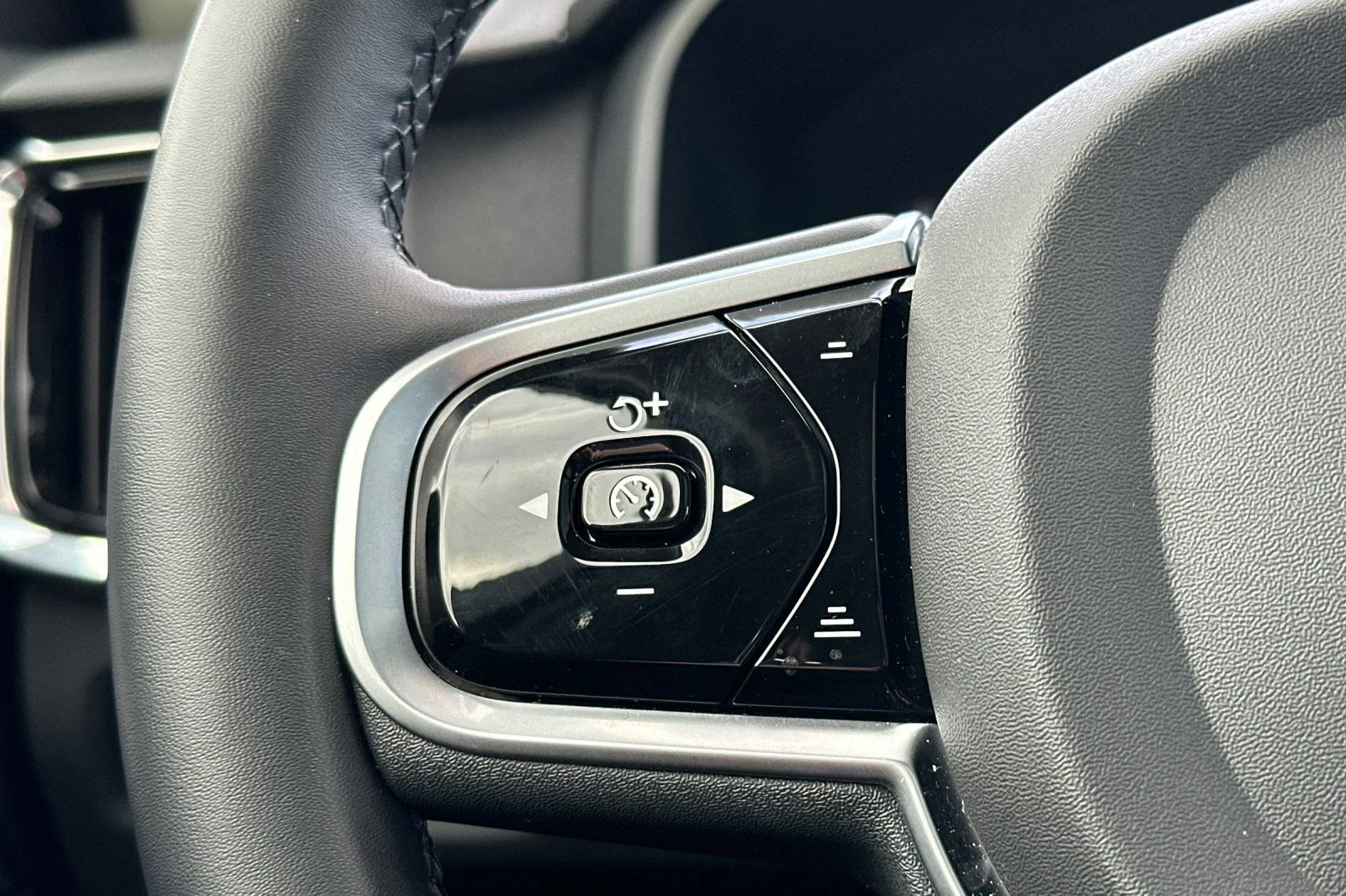 2025 Volvo S90 Plus - Photo 27