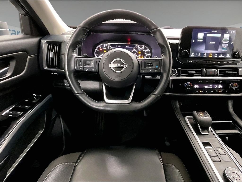 Used 2024 Pearl White Tricoat Nissan SL image 18