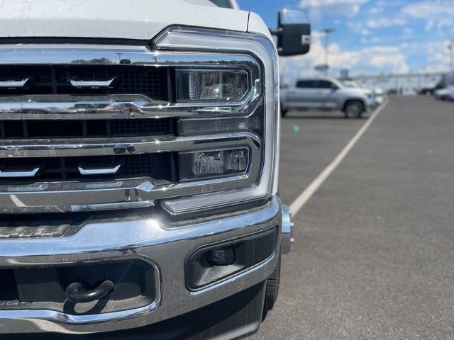 2025 Ford F-350 Super Duty Chassis Cab Lariat - Photo 6