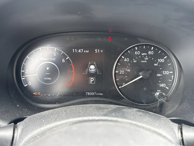 Used 2023 Gray Nissan SR image 12