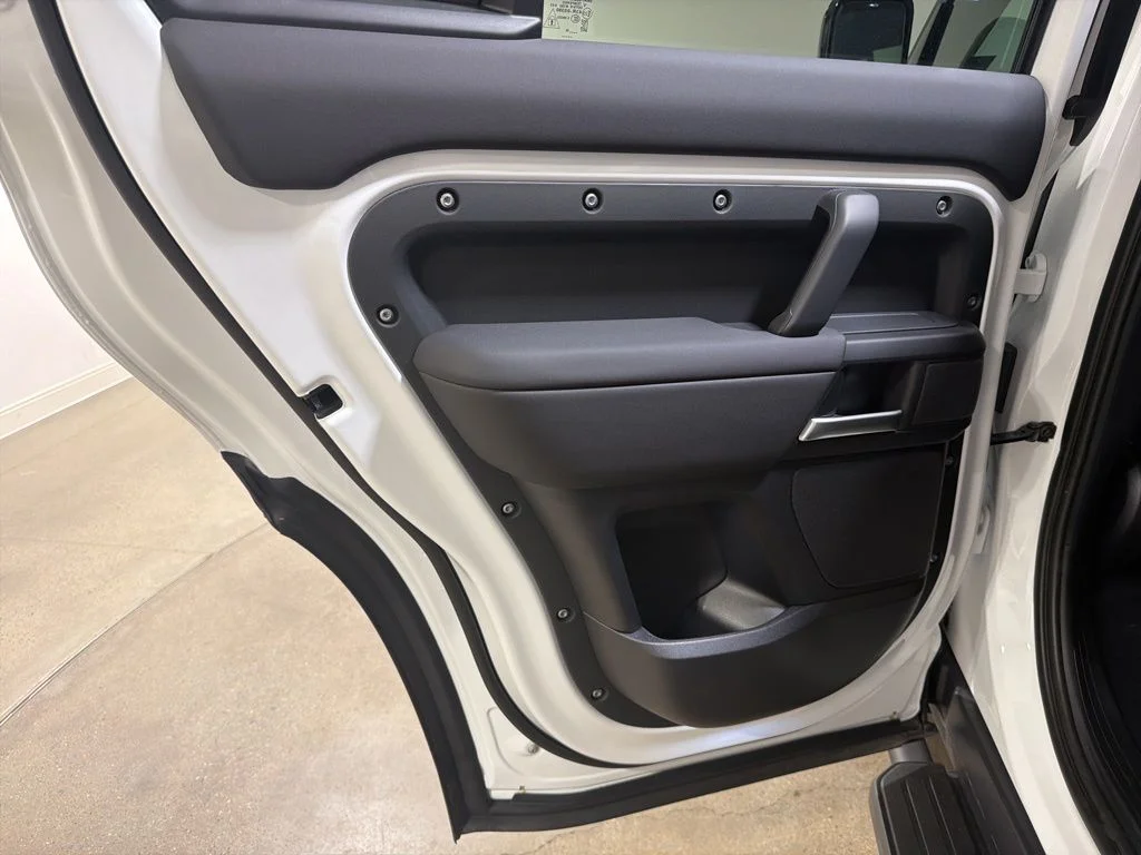 New 2026 Fuji White Land Rover S image 20