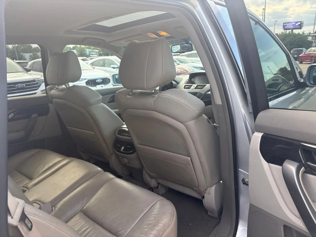 Used 2008 Silver Acura Technology SH-AWD image 31