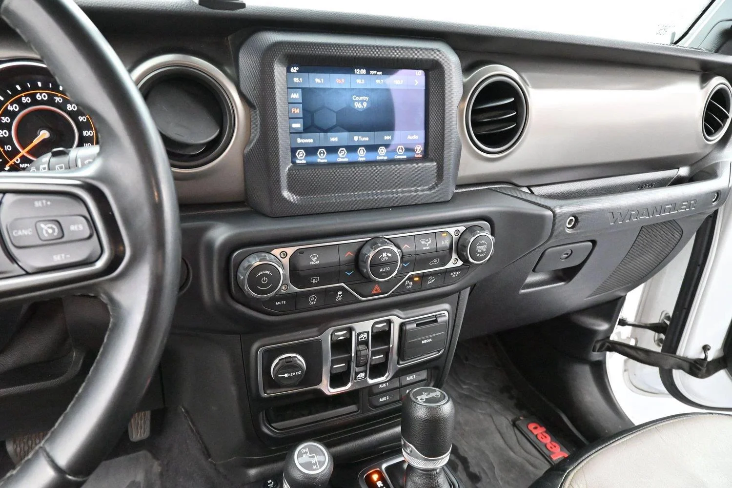 Used 2020 Bright White Clearcoat Jeep Sport S image 18
