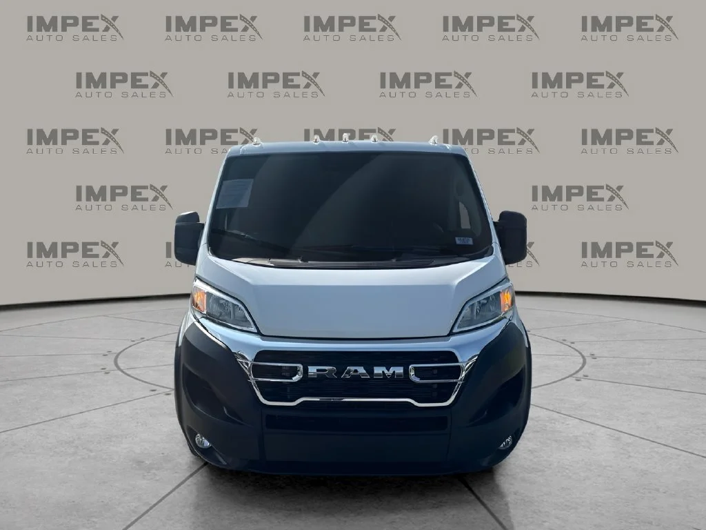 Used 2025 White Ram Base image 8