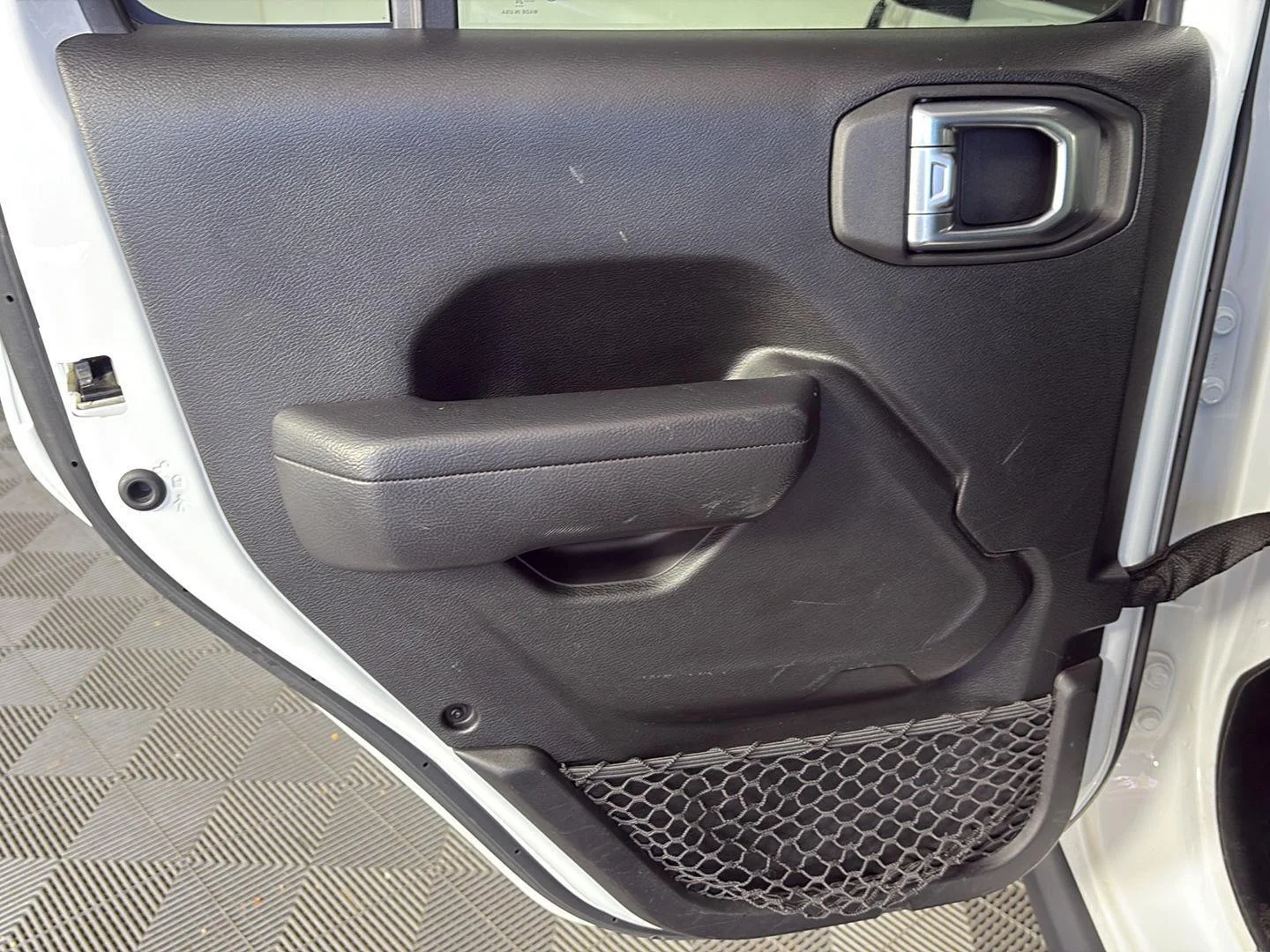 Used 2024 Bright White Clearcoat Jeep Rubicon image 22