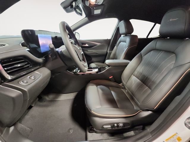 New 2026 White Frost Tricoat Buick Avenir image 9