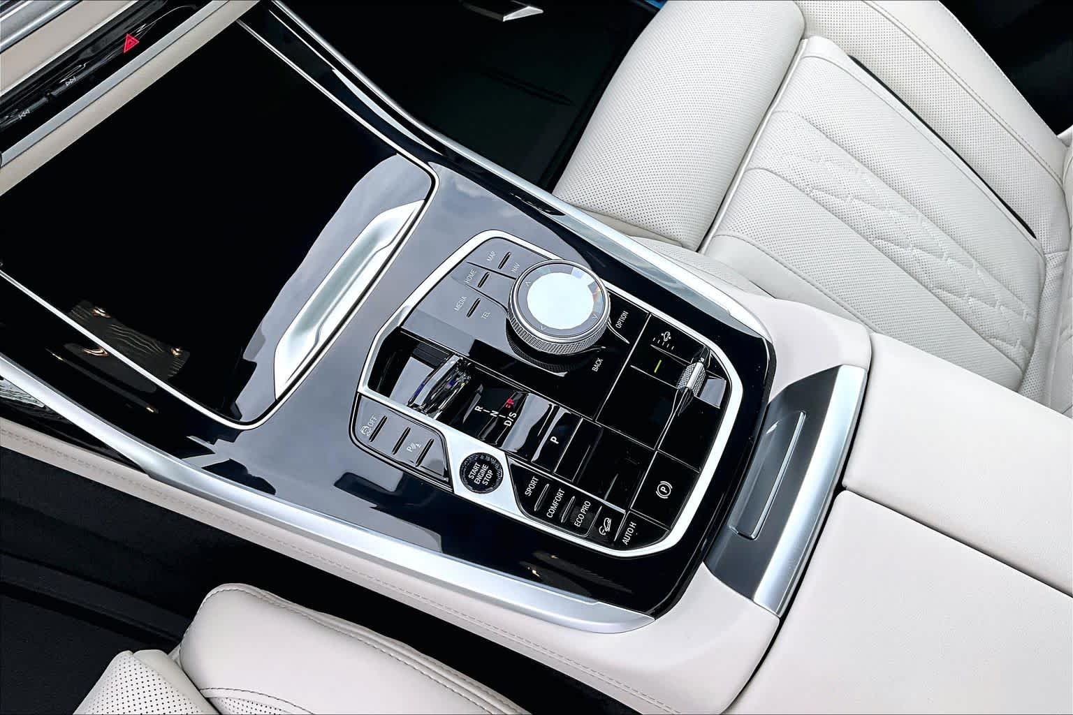 New 2027 Marina Bay Blue Metallic BMW M60i image 7