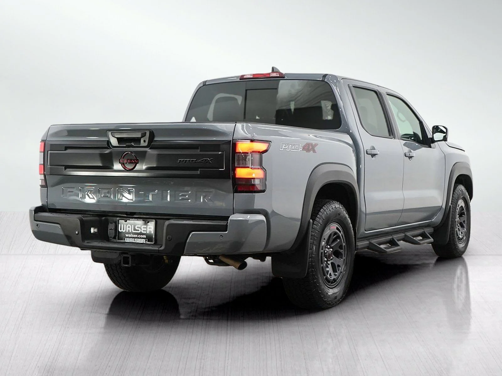 Used 2026 Boulder Gray Pearl Nissan PRO-4X image 5
