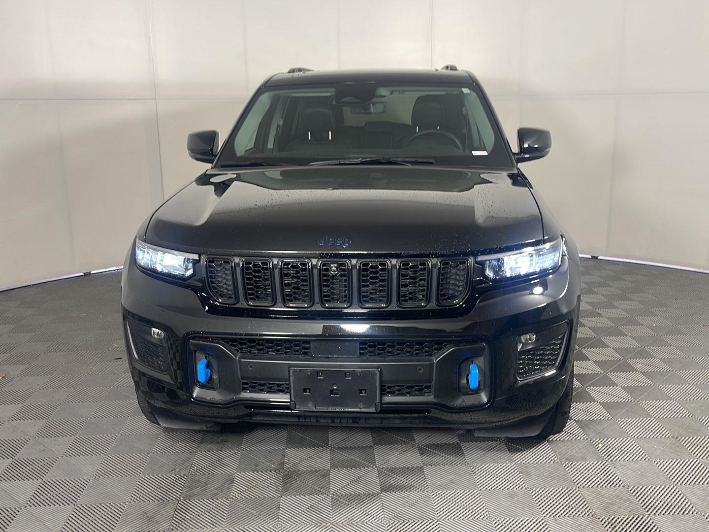Used 2023 Diamond Black Crystal Pearlcoat Jeep 30th Anniversary image 3