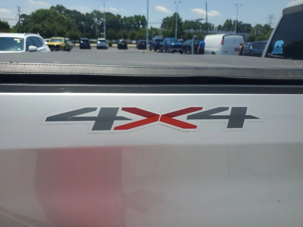 Used 2019 Silver Chevrolet Custom image 7