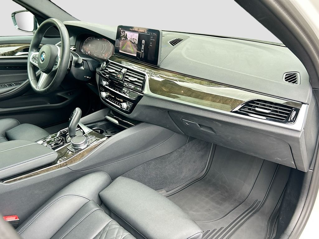 Used 2023 Alpine White BMW 530i xDrive image 31