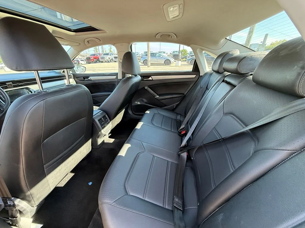 Used 2021 Gray Volkswagen 2.0T SE image 24