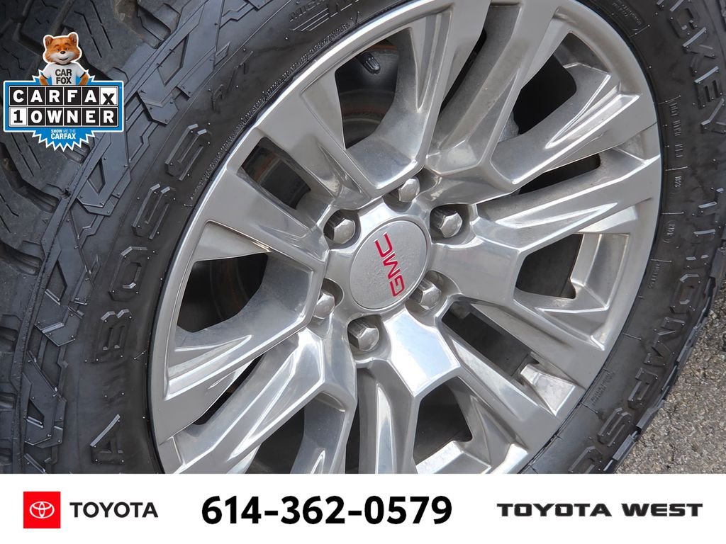 Used 2021 Green GMC Denali image 13