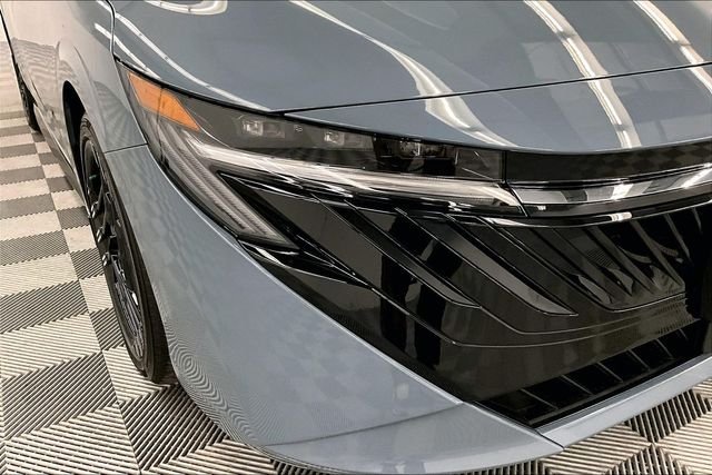 New 2026 Atlantic Gray/Super Black Nissan SR image 14