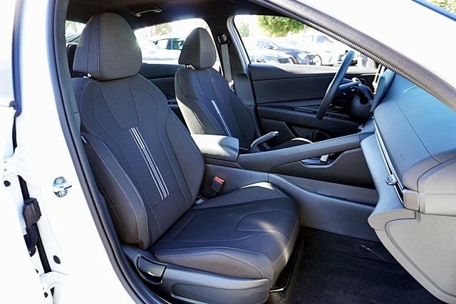 Used 2026 White Hyundai SEL Sport image 11